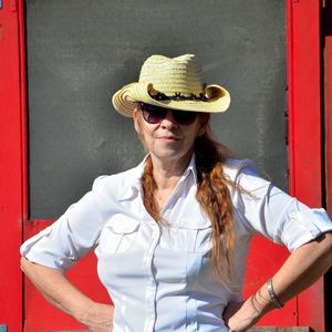 Meet your Posher, Bernadette